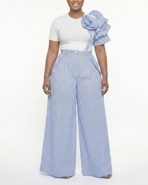 Ensemble bleu à rayures