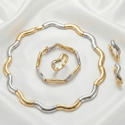 Ensemble collier élégant en or plaqué
