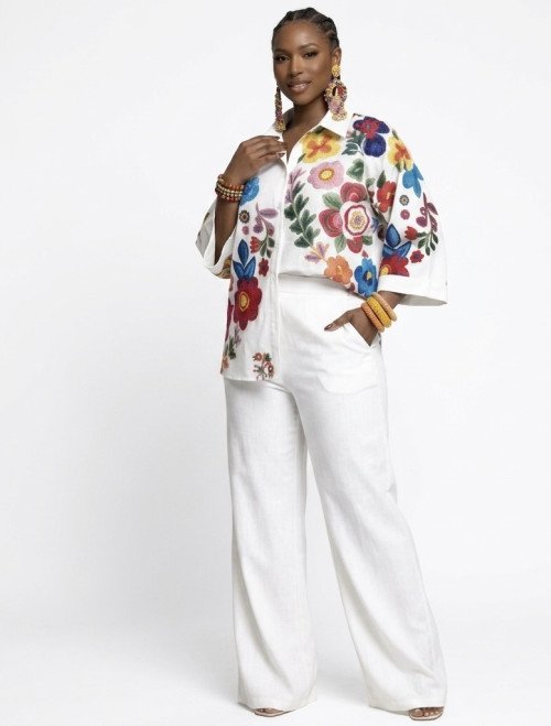 Ensemble en lin brodé à motifs floraux