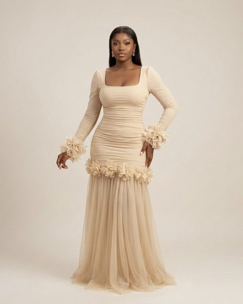Robe Sirène Beige à Détails Floraux et Tulle