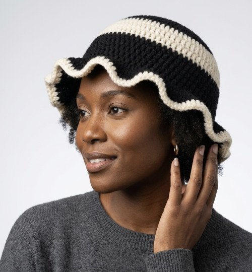 Bonnet Crochet à Volants